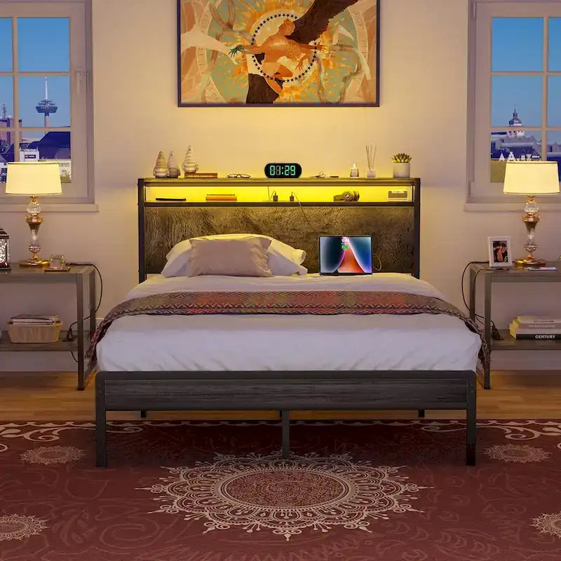 Estrutura de Cama de Plataforma de Madeira Estilo Rústico com Estação de Carregamento e Luzes LED